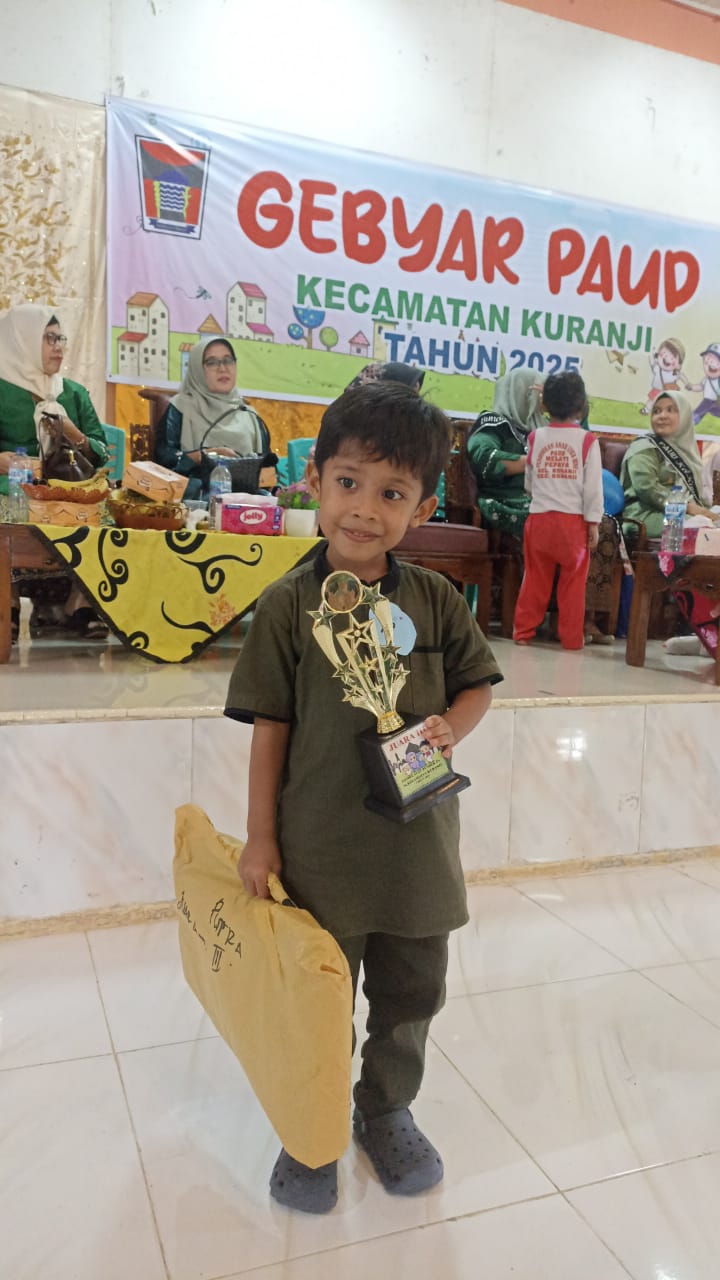 Juara 3 Baca Surat Pendek di acara HIMPAUDI Kec. Kuranji